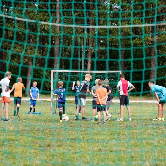 2172 stortemelk voetbal 0044 7543 1